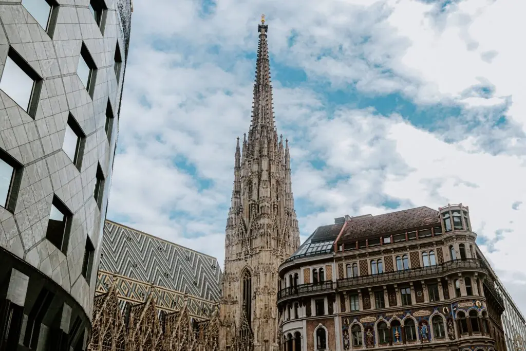 Salaries in Austria 2026: What You Really Earn After Tax (and 14 Times a Year)
