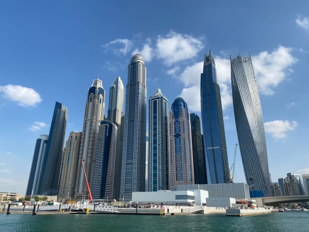 Salaries in Dubai: What You Will Really Earn in 2026