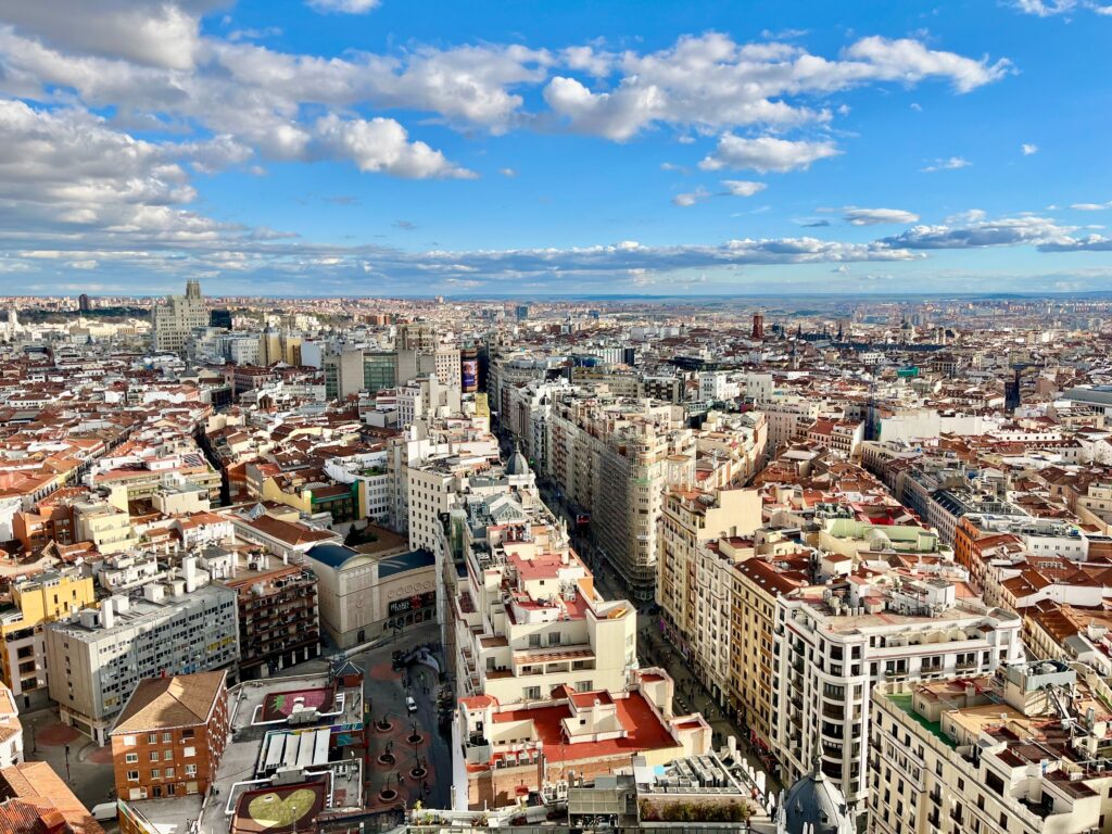Salaries in Spain: What You Will Really Earn in 2026